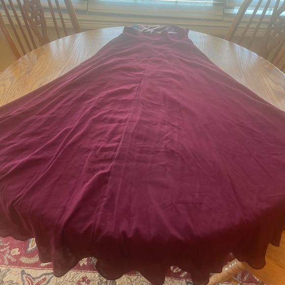NWT Lulu’s Maroon Deep Red Spaghetti Strap Cross Back Long Formal Gown Side Slit - Picture 3 of 9